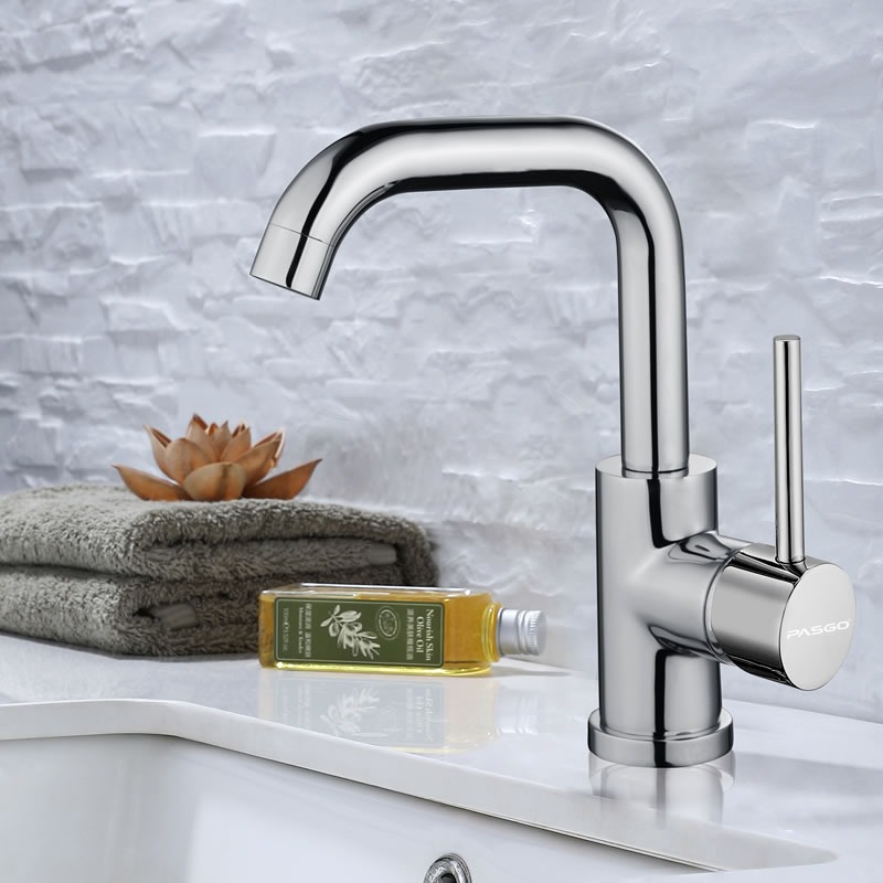 Single Handle Bathroom Faucet with Pop-Up Drain, Polished Chrome, 3305QT(PC)